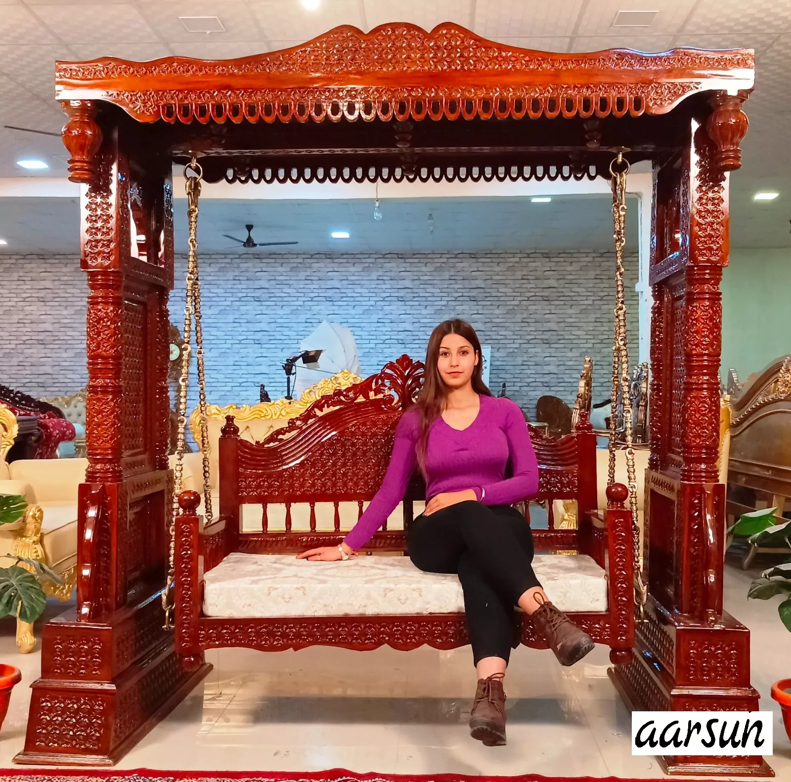 Top designer Wooden Stand Jhula Heavy Design
